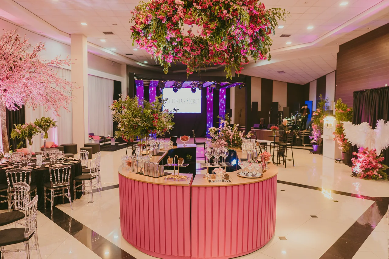 Detalhes reais da celebração de 15 anos.
